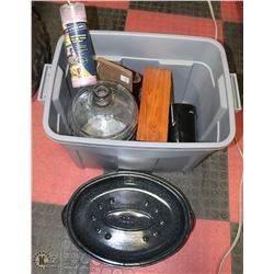 TUB WITH WINE BOTTLE AND ETC