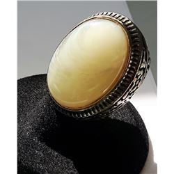 9 - WHITE ONYX OVAL STATEMENT RING