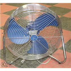 FLOOR FAN