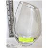 Image 1 : GLASS ART VASE