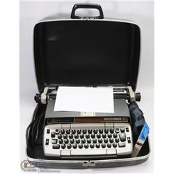 SMITH CORONA 320 TYPEWRITER IN CASE (WORKS)