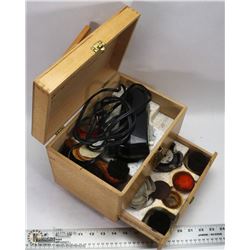 VINTAGE RONSON SHOE SHINE KIT IN WOODEN BOX.