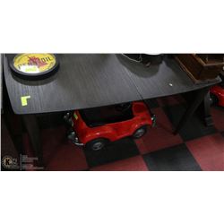 KITCHEN TABLE ON CHOICE: 58X42"