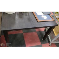 KITCHEN TABLE ON CHOICE: