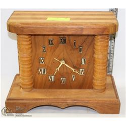 WORKING MANTLE CLOCK