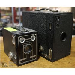 GROUP OF 2 VINTAGE CAMERAS