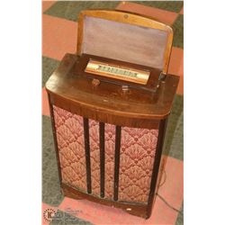 VINTAGE ROGERS MAJESTIC FLOOR RADIO