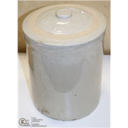 ONE GALLON CROCK WITH LID