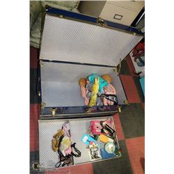 ESTATE VINTAGE TRUNK WITH CONTENTS