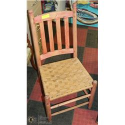 VINTAGE WOOD CHAIR