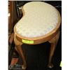 Image 1 : KIDNEY SHAPE ANTIQUE STOOL CARVED WOOD