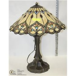 TIFFANY STYLE TABLE  LAMP