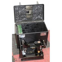 SINGER FEATHER LITE SEWING MACHINE WITH BOX
