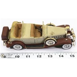 GREY WITH BROWN FENDERS 1932 CADILLAC PHAETON U10