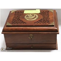 VINTAGE WOOD & BRASS BOX - MOON & STAR