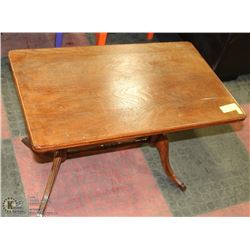 VINTAGE SMALL END TABLE.