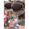 Image 1 : SET OF 3 HYDRAULIC LEATHER, WOOD & CHROME BAR