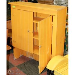 WOOD HUTCH CABINET WITH 2 DOORS AND 2 SHELVES