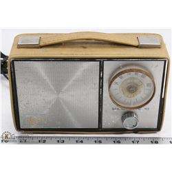 VINTAGE PORTABLE SOLID STATE 10 RADIO – WORKING