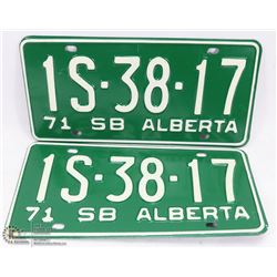 SET OF 2 ALBERTA 1971 LICENSE PLATES.