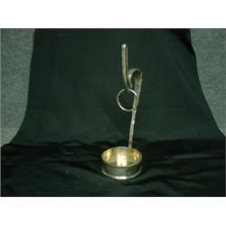 Un porte-bouteille en métal argenté.  A plated silver bottle holder. $80/120...