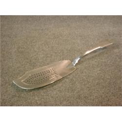 Une pelle à poisson d'époque George IV en argent, poinçons de Londres, 1827, probablement William...