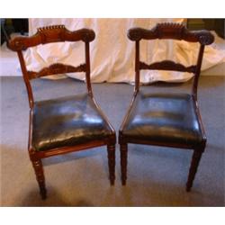 Un ensemble de 6 chaises de salle à manger d'époque Regency en acajou, vers 1820, les dossiers sc...