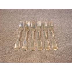 Un ensemble de 6 fourchettes à dessert victoriennes en argent, poinçons de Londres, 1839, William...