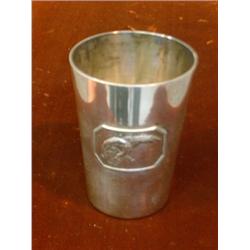 Une timbale en argent décorée d'un aigle fabriquée pour les forces armées polonaises, Londres, 19...