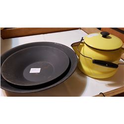 2 GOLD PANNING PANS LUS YELLOW KETTLE