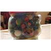Image 4 : JAR OF UNUSUAL MARBLES