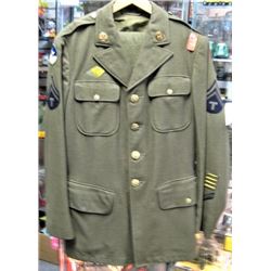 US army WWII era walking out dress tunic all original badges & buttons size 39