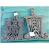 Image 1 : CAST IRON TRIVITS, VERY OLD, DECORATIVE