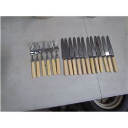 SET OF VINTAGE CUTLERY