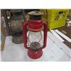 Image 3 : 2 OIL LANTERNS
