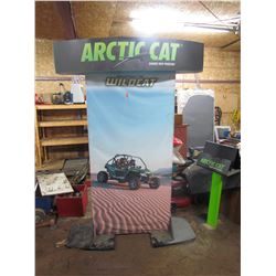 8' ARCTIC CAT DISPLAY