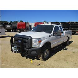 2011 FORD F350 SERVICE TRUCK, VIN/SN:1FD7X3F65BEA96216 - 4X4, EXT CAB, GAS ENGINE, A/T, OMAHA SERVIC