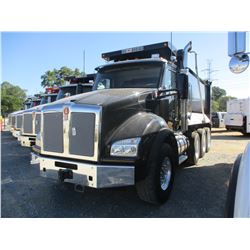 2017 KENWORTH T880 DUMP, VIN/SN:1NKZX4TX5HJ157658 - TRI-AXLE, 475 HP CUMMINS ISX15 DIESEL ENGINE, 8L