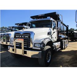 2018 MACK GU713 DUMP, VIN/SN:1M2AX07C4JM037624 - TRI-AXLE, 455 HP MACK MP8 ENGINE, MACK T310M 10 SPE
