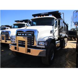 2017 MACK GU713 DUMP TRUCK, VIN/SN:1M2AX07C8HM033540 - TRI-AXLE, 455 HP MACK MP8 DIESEL ENGINE, MACK