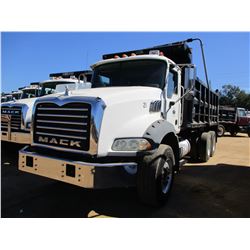 2007 MACK CTP713B DUMP, VIN/SN:1M2AT13CX7M001761 - T/A, 395 HP MACK MP7 ENGINE, 10 SPEED TRANS, 44K 