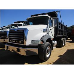2007 MACK CTP713B DUMP, VIN/SN:1M2AT13C87M002004 - T/A, 395 HP MACK MP7 ENGINE, 10 SPEED TRANS, 44K 