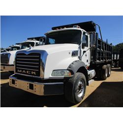 2007 MACK CTP713B DUMP, VIN/SN:1M2AT13C97M002013 - T/A, 395 HP MACK MP7 ENGINE, 10 SPEED TRANS, 44K 
