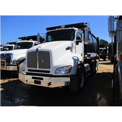 2013 KENWORTH T440 DUMP, VIN/SN:1NKBL50X7DJ334177 - TRI-AXLE, 370 HP CUMMINS DIESEL ENGINE, ALLSION 