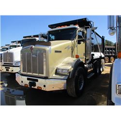 2015 KENWORTH T800 DUMP TRUCK, VIN/SN:1NKDX4TX3FJ423962 - TRI-AXLE, 450 HP CUMMINS ISX DIESEL ENGINE