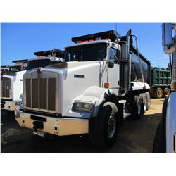 2007 KENWORTH T800 DUMP, VIN/SN:1NKDXBTX97J179286 - TRI AXLE, 475HP CAT C15 DIESEL ENGINE, 8LL TRANS