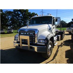 2018 MACK GU713 ROLL OFF TRUCK, VIN/SN:1M2AX09C2JM040194 - T/A, 415 HP MACK MP8 ENGINE, MACK M DRIVE