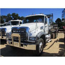 2017 MACK GU713 ROLL OFF TRUCK, VIN/SN:1M2AX04C2HM034199 - T/A, 405HP MACK DIESEL ENGINE, MACK M DRI
