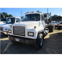 1997 MACK RD6885 ROLL OFF, VIN/SN:1M2P267C1VM030308 - T/A, MACK DIESEL ENGINE, 8LL TRANS, 50,000# GA