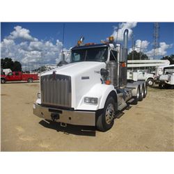 2014 KENWORTH TRUCK TRACTOR, VIN/SN:1XKDP4EX7EJ417535 - TRI-AXLE, EXT CAB, 550H ISX15 CUMMINS DIESEL
